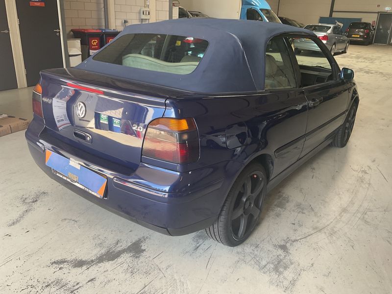 Volkswagen Golf III 2.0 Classicline — zdjęcie 2