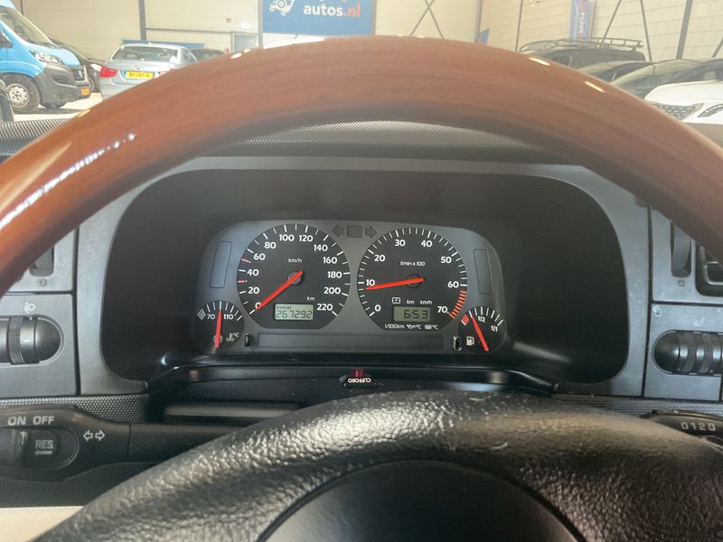Volkswagen Golf III 2.0 Classicline — zdjęcie 4