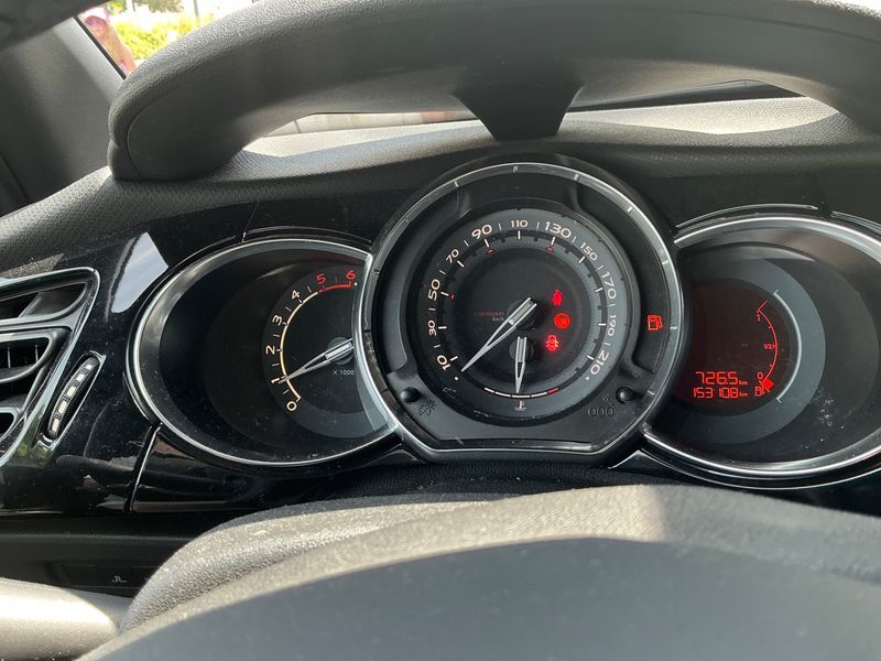 Citroen DS3 1.6 HDi SoChic — zdjęcie 4
