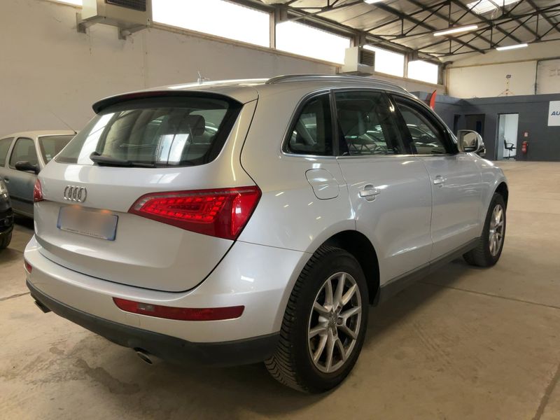 Audi Q5 3.0 V6 TDI quattro Ambiente — zdjęcie 6
