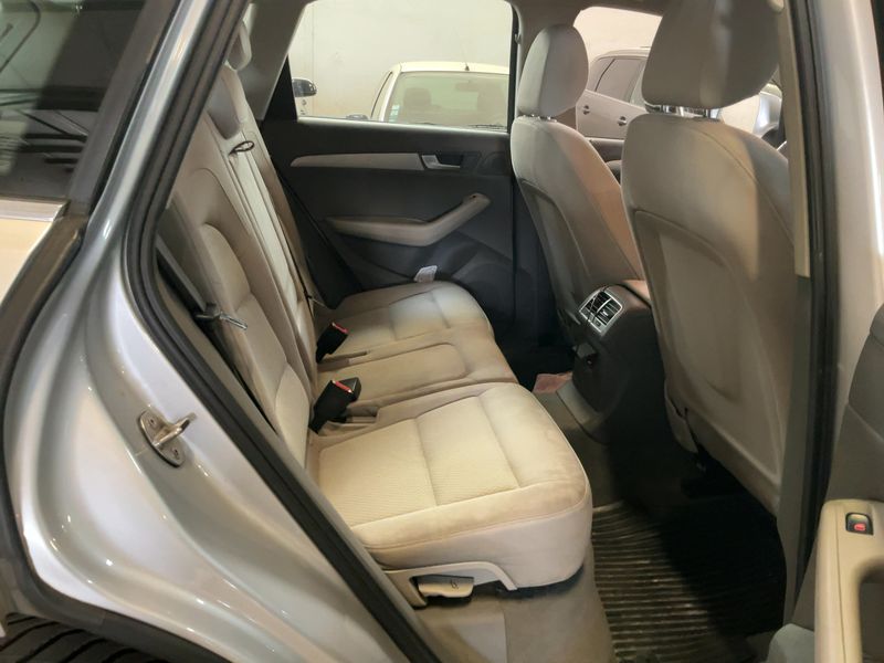 Audi Q5 3.0 V6 TDI quattro Ambiente — zdjęcie 14