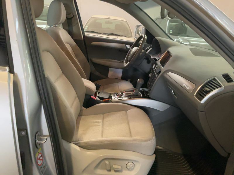 Audi Q5 3.0 V6 TDI quattro Ambiente — zdjęcie 11