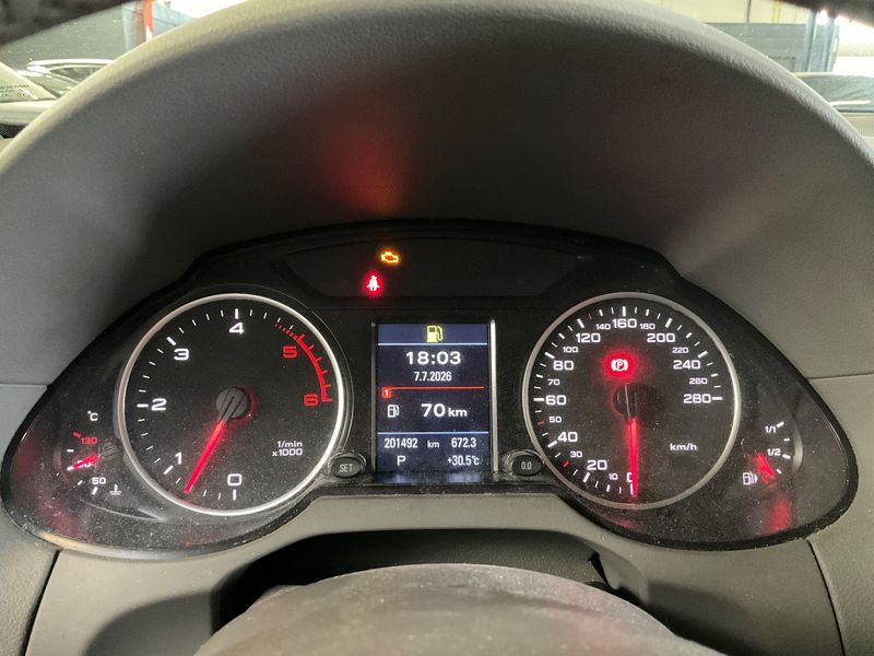 Audi Q5 3.0 V6 TDI quattro Ambiente — zdjęcie 13