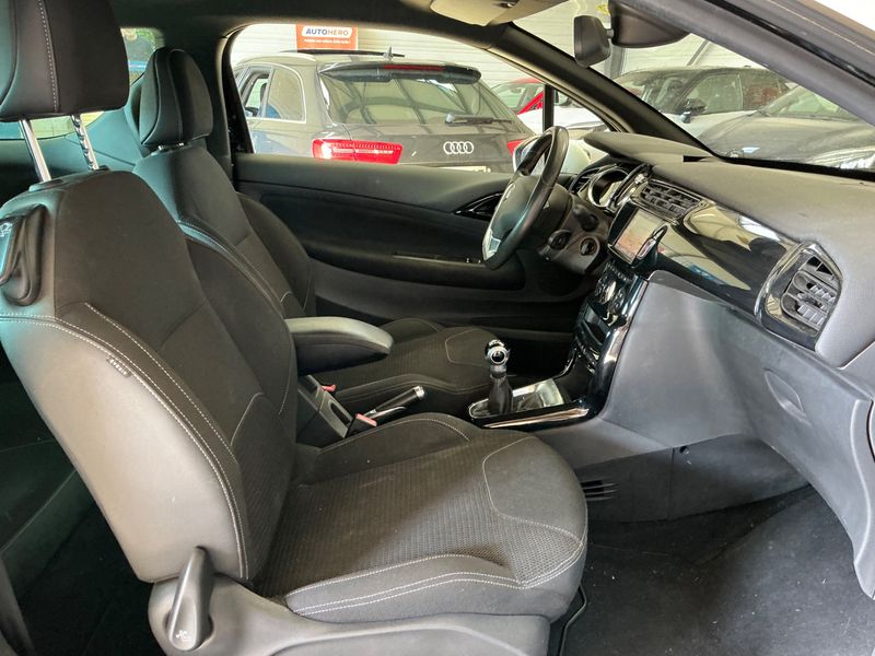 DS Automobiles DS3 1.2 PureTech SoChic — zdjęcie 3