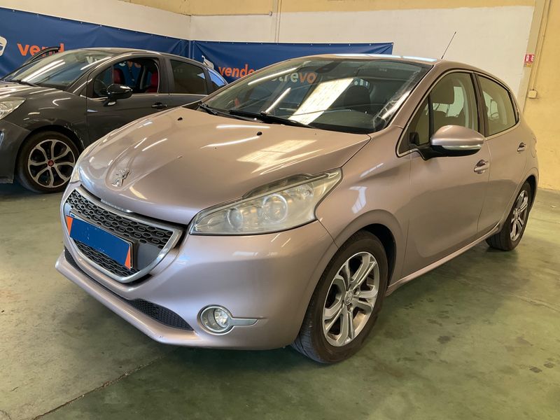 Peugeot 208 1.2 VTi Allure 2013 – снимка 1