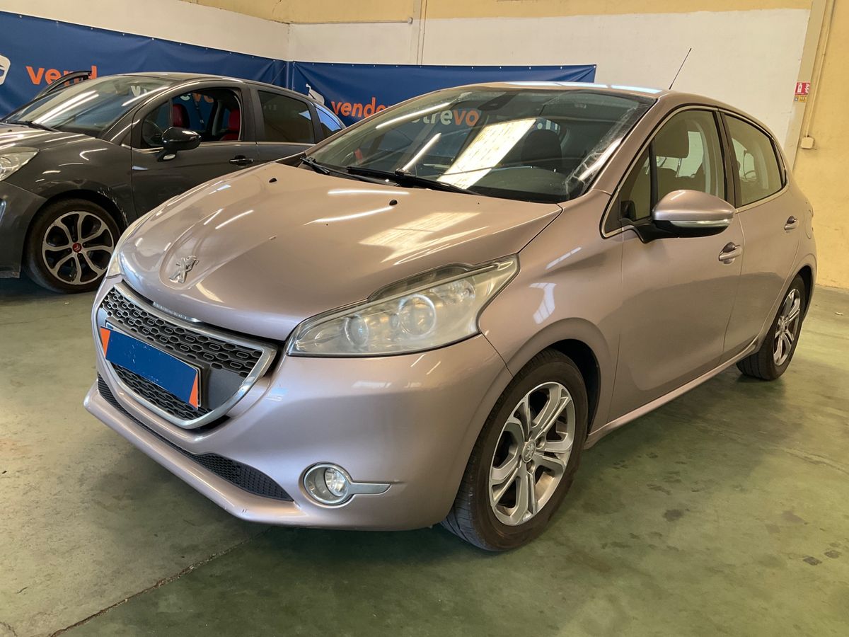 Peugeot 208 2013