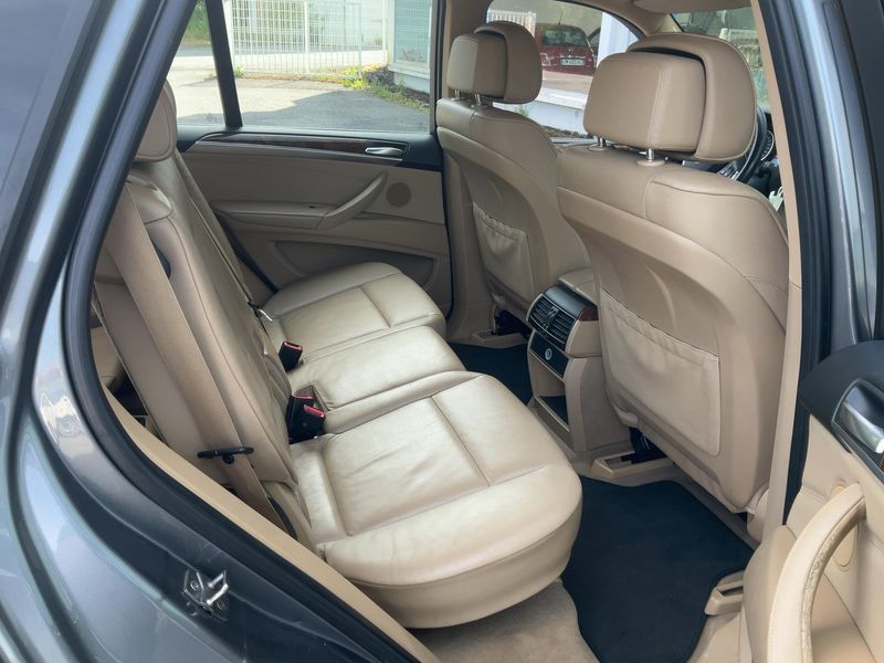 BMW X5 xDrive 35d — zdjęcie 14
