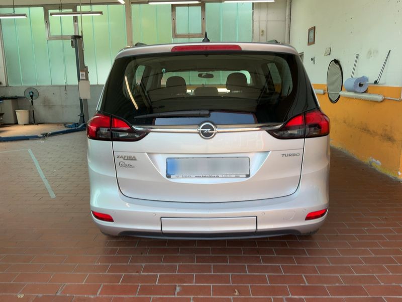 Opel Zafira Tourer 1.4 Turbo Edition — zdjęcie 5