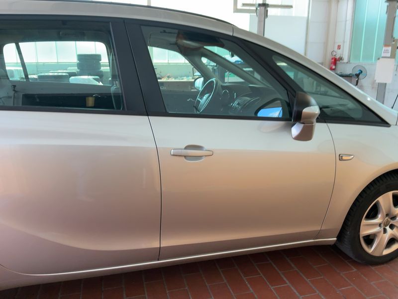 Opel Zafira Tourer 1.4 Turbo Edition — zdjęcie 7