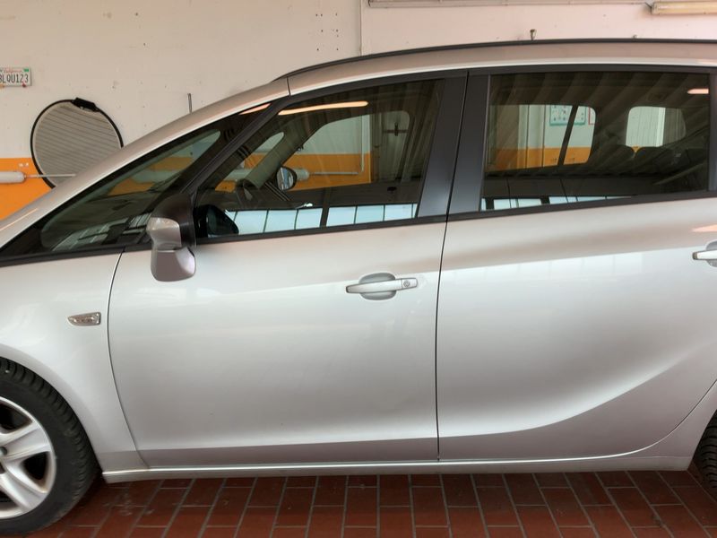 Opel Zafira Tourer 1.4 Turbo Edition — zdjęcie 4