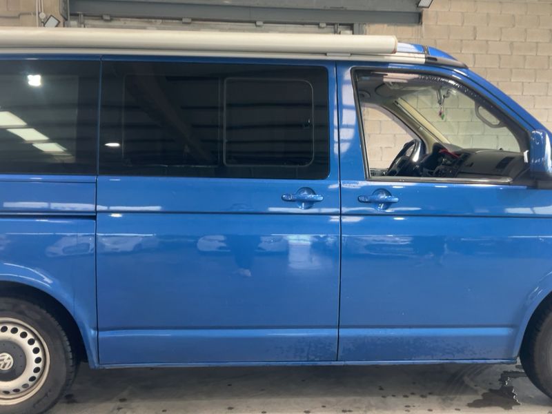 Volkswagen T5 California 2.5 TDI Trendline Aufstelldach — zdjęcie 7