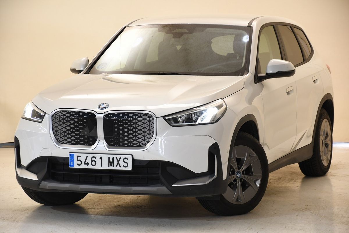 BMW iX1 2025