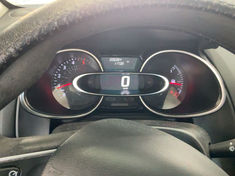 Renault Clio 1.5 dCi Energy Business — zdjęcie 13