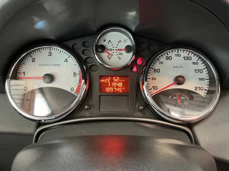 Peugeot 207 1.4 HDi Premium — zdjęcie 4