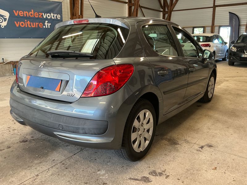Peugeot 207 1.4 HDi Premium — zdjęcie 2