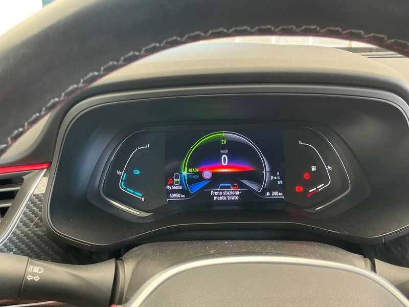 Renault Arkana 1.6 Hybrid E-Tech R.S. Line — zdjęcie 13