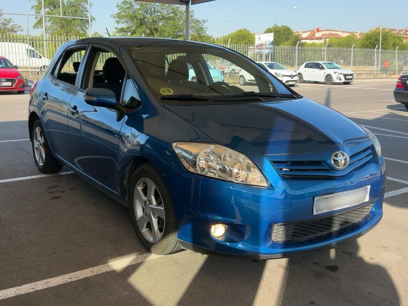 Toyota Auris 1.4 Turbodiesel Active — zdjęcie 8