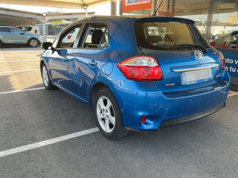 Toyota Auris 1.4 Turbodiesel Active — zdjęcie 3