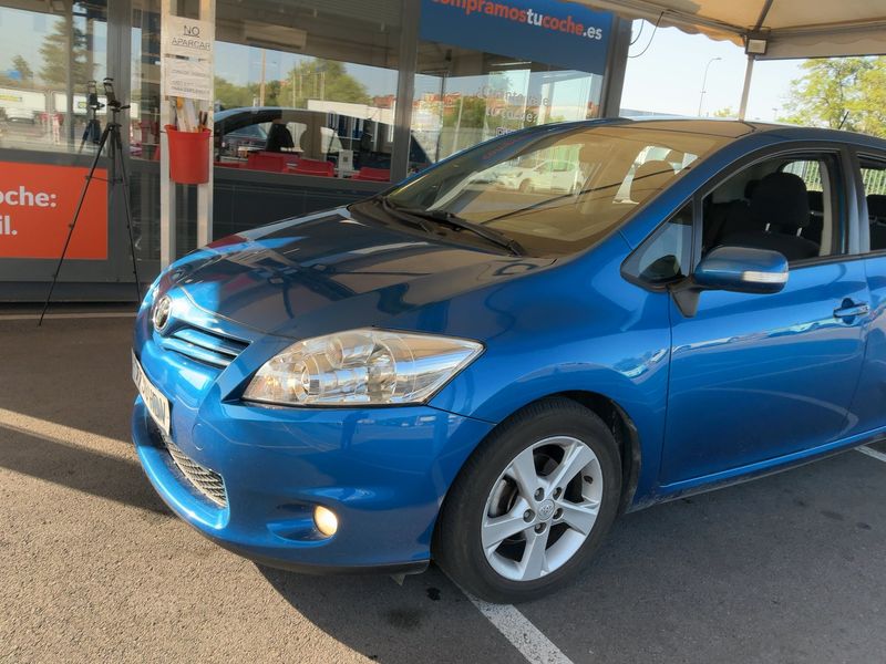 Toyota Auris 1.4 Turbodiesel Active — zdjęcie 2