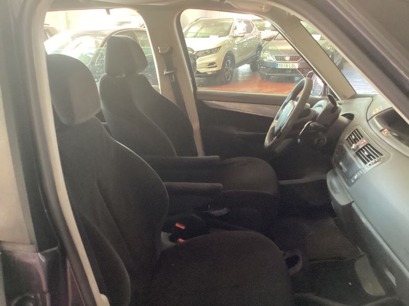 Citroen C4 Grand Picasso 1.6 HDi SX — zdjęcie 3