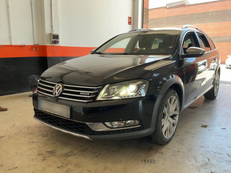 Volkswagen Passat 2.0 TDI Sky 4Motion BlueMotion Tech 2014 – снимка 1