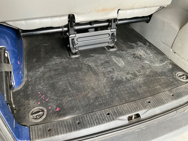 Volkswagen T5 Kombi 2.0 TDI 2012 – снимка 56