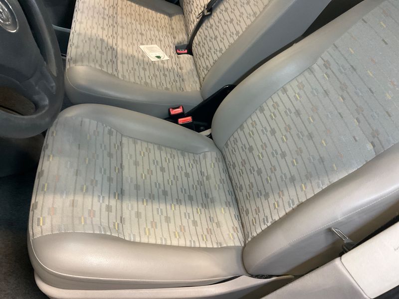 Volkswagen T5 Kombi 2.0 TDI 2012 – снимка 48
