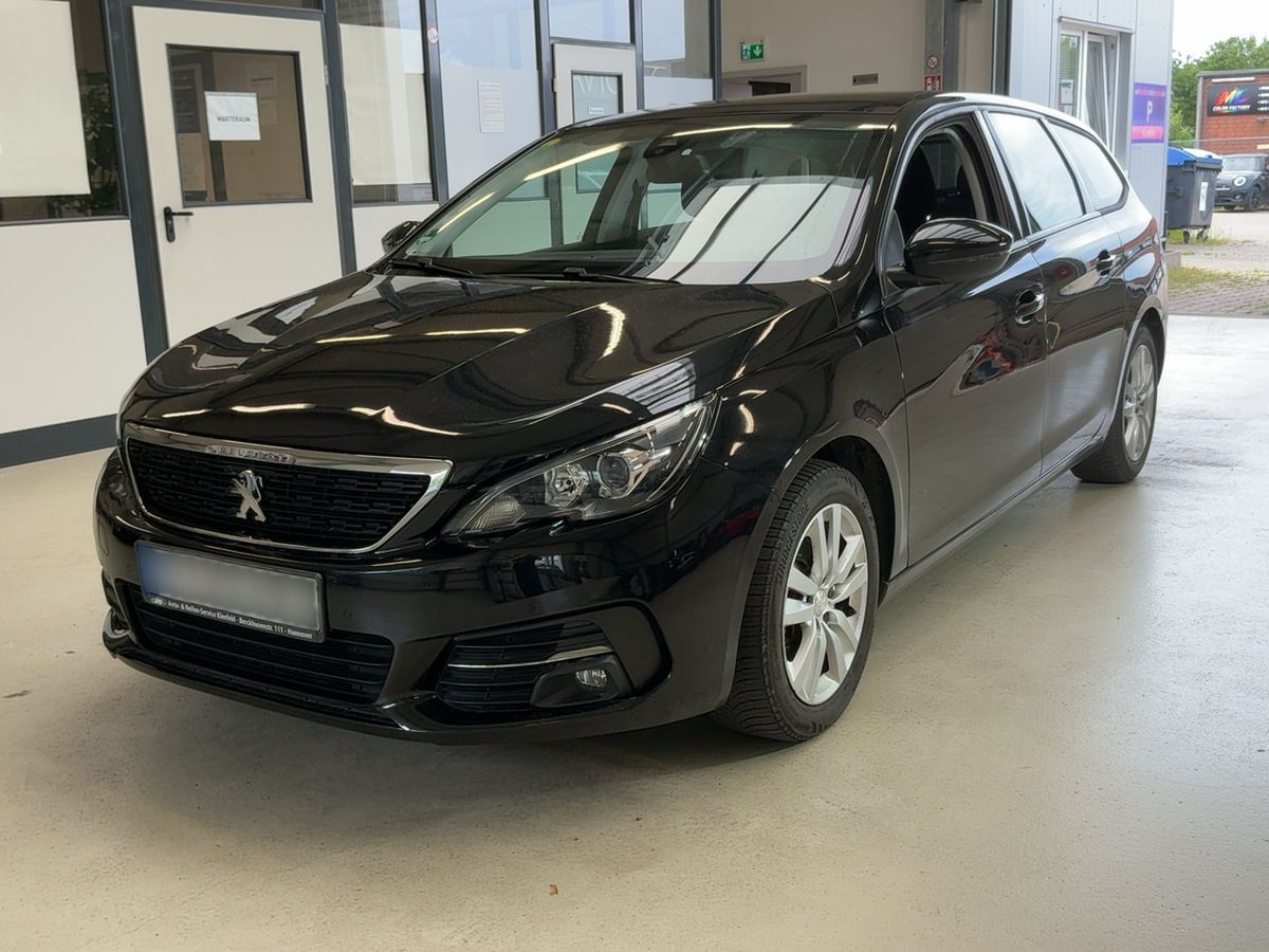 Peugeot 308 2018 — photo 1