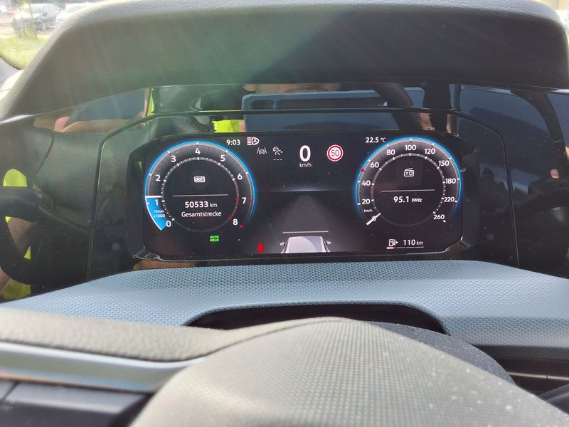 Volkswagen Golf VIII 1.5 TSI Goal — zdjęcie 12