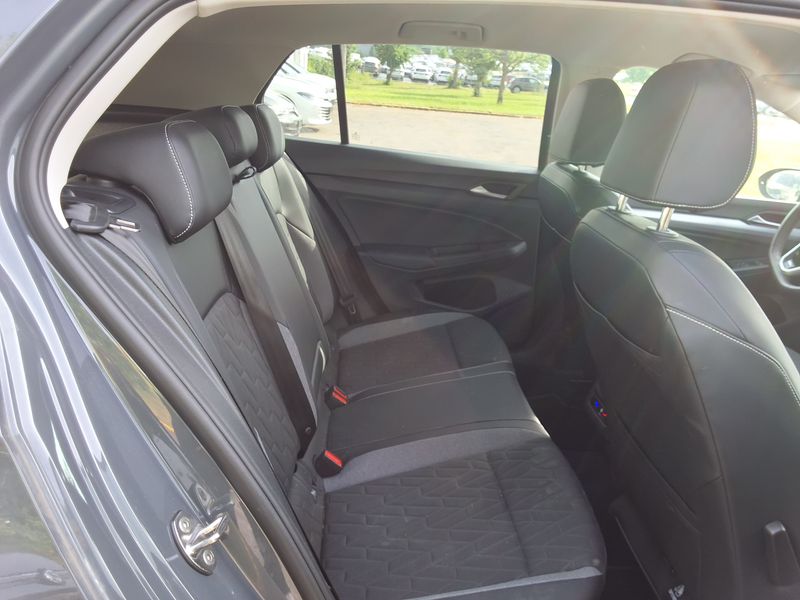 Volkswagen Golf VIII 1.5 TSI Goal — zdjęcie 14
