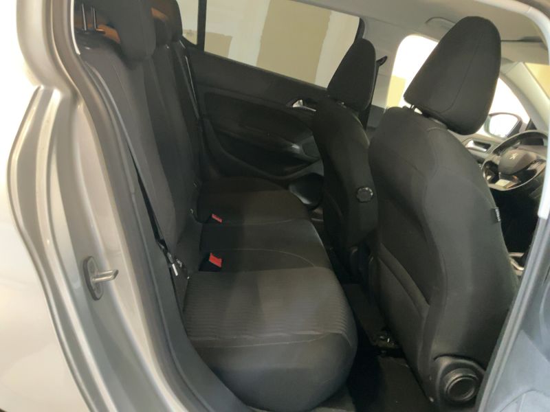 Peugeot 308 1.6 Blue-HDi Active — zdjęcie 14