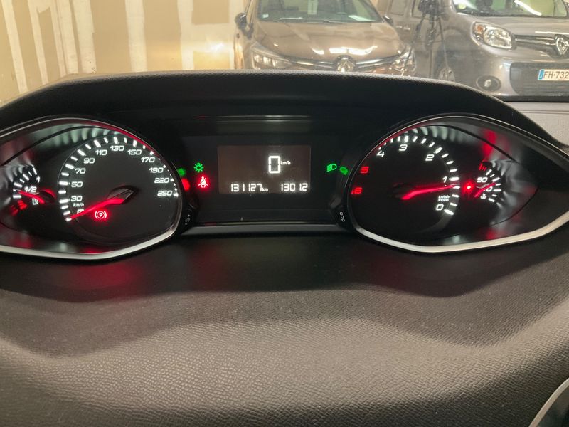 Peugeot 308 1.6 Blue-HDi Active — zdjęcie 13