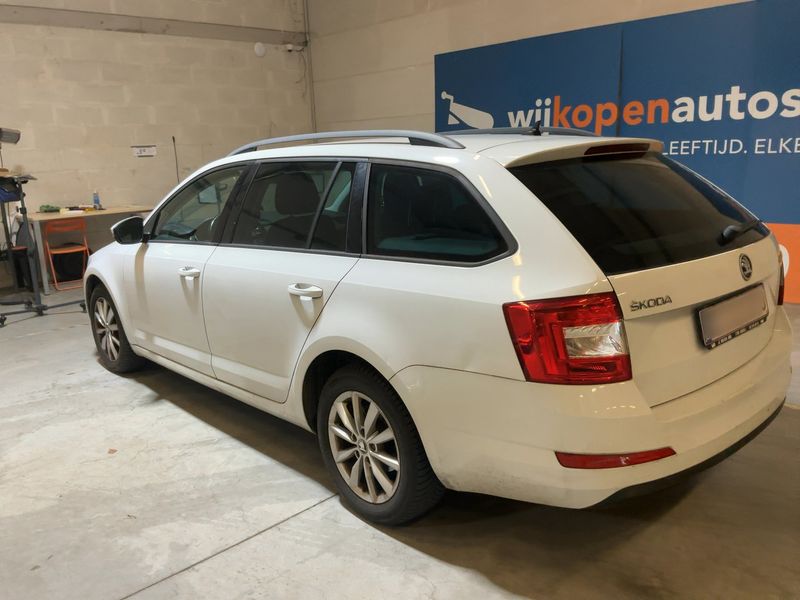 Skoda Octavia 1.0 TSI Ambition — zdjęcie 3
