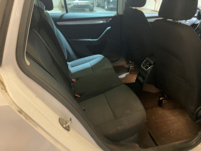 Skoda Octavia 1.0 TSI Ambition — zdjęcie 14