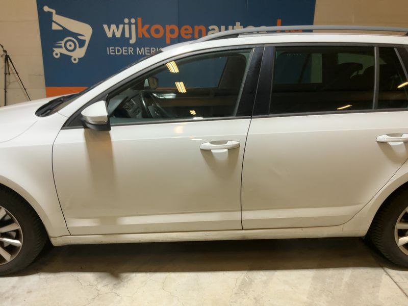 Skoda Octavia 1.0 TSI Ambition — zdjęcie 4