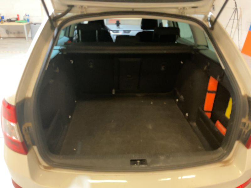 Skoda Octavia 1.0 TSI Ambition — zdjęcie 10