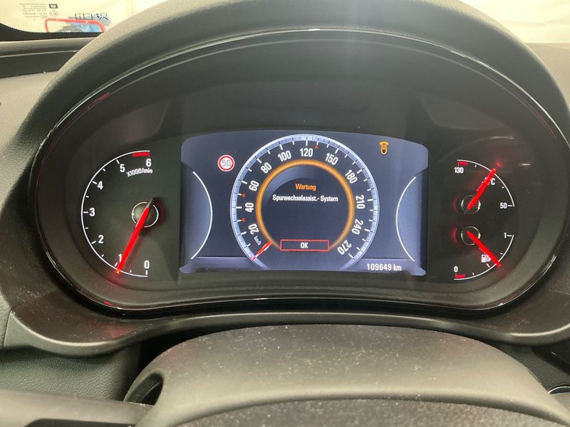 Opel Insignia Sports Tourer 2.0 CDTI Innovation — zdjęcie 13