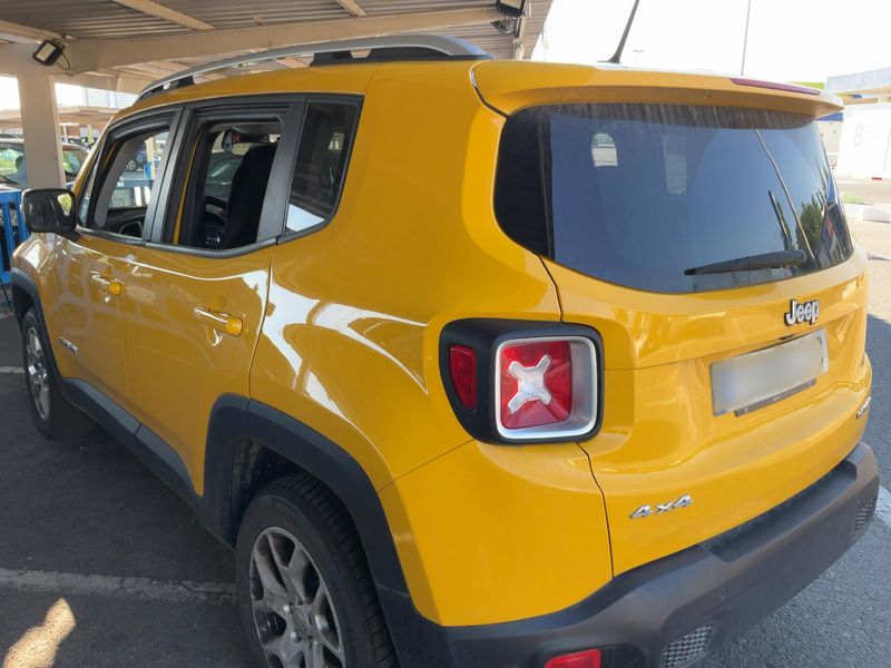 Jeep Renegade 2.0 M-Jet Limited 4WD — zdjęcie 3