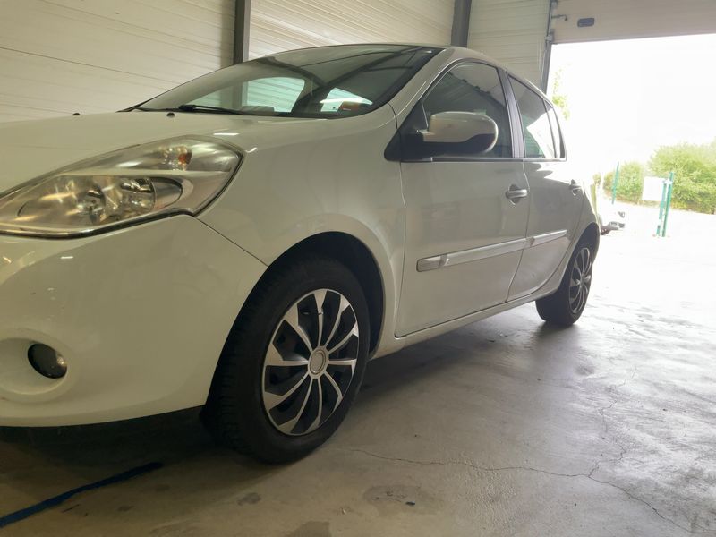 Renault Clio 1.5 dCi Collection Business 2013 – снимка 2