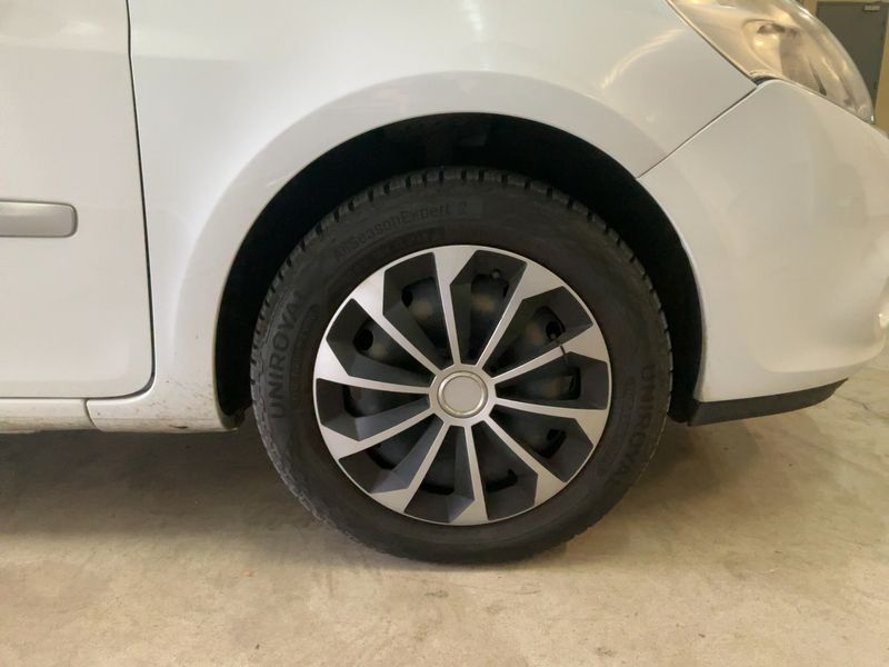 Renault Clio 1.5 dCi Collection Business 2013 – снимка 11