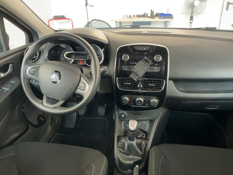 Renault Clio 0.9 TCe Limited — zdjęcie 12
