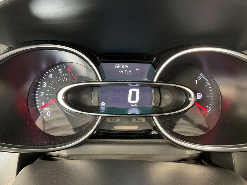 Renault Clio 0.9 TCe Limited — zdjęcie 13