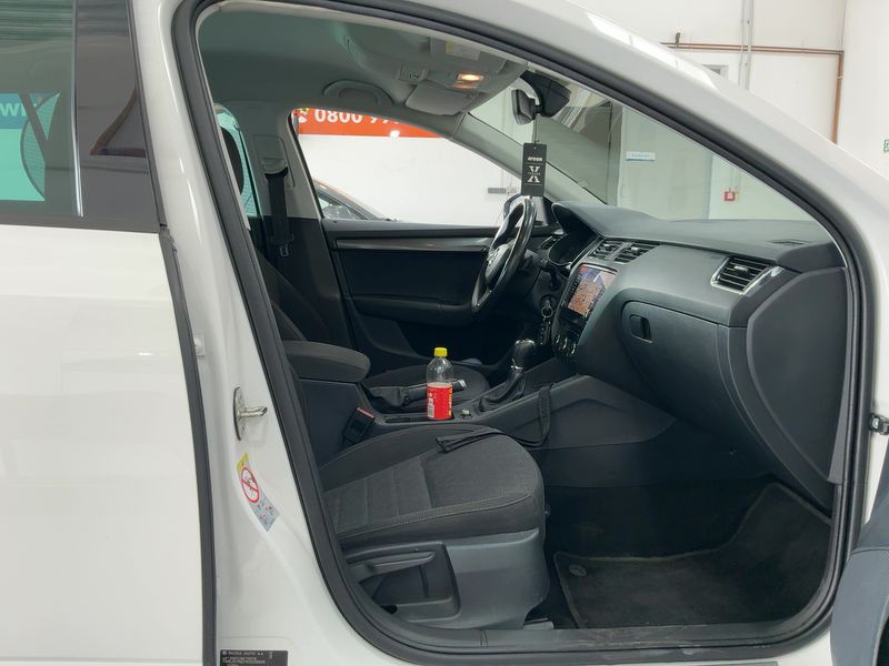 Skoda Octavia 1.6 TDI Soleil 2019 – снимка 16