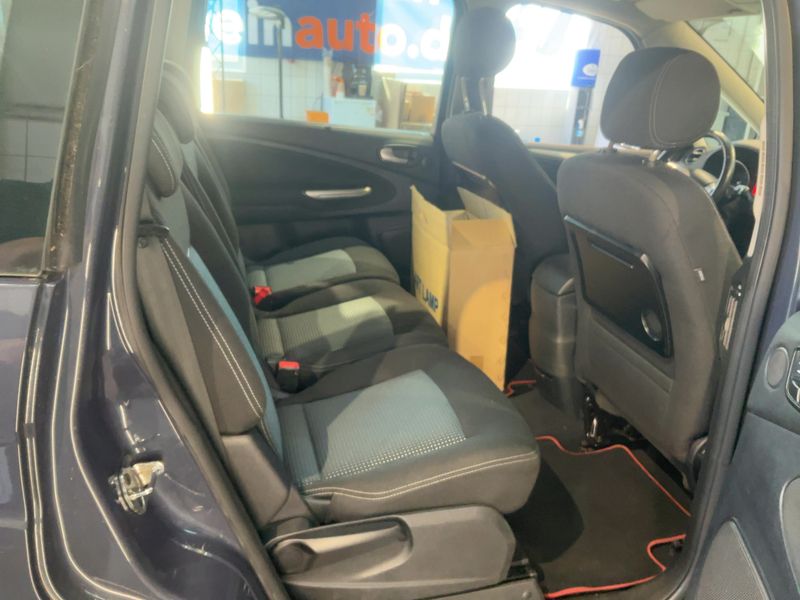 Ford Galaxy 1.6 TDCi Business Edition — zdjęcie 14