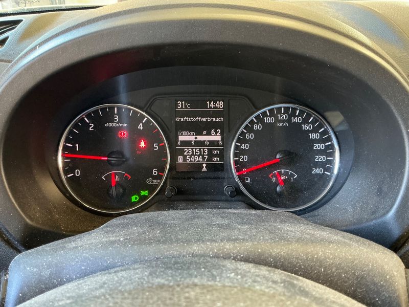 Nissan X-Trail 2.0 dCi LE 4x4 — zdjęcie 13
