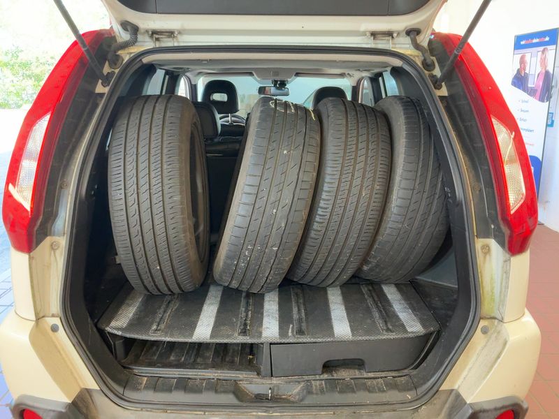 Nissan X-Trail 2.0 dCi LE 4x4 — zdjęcie 10