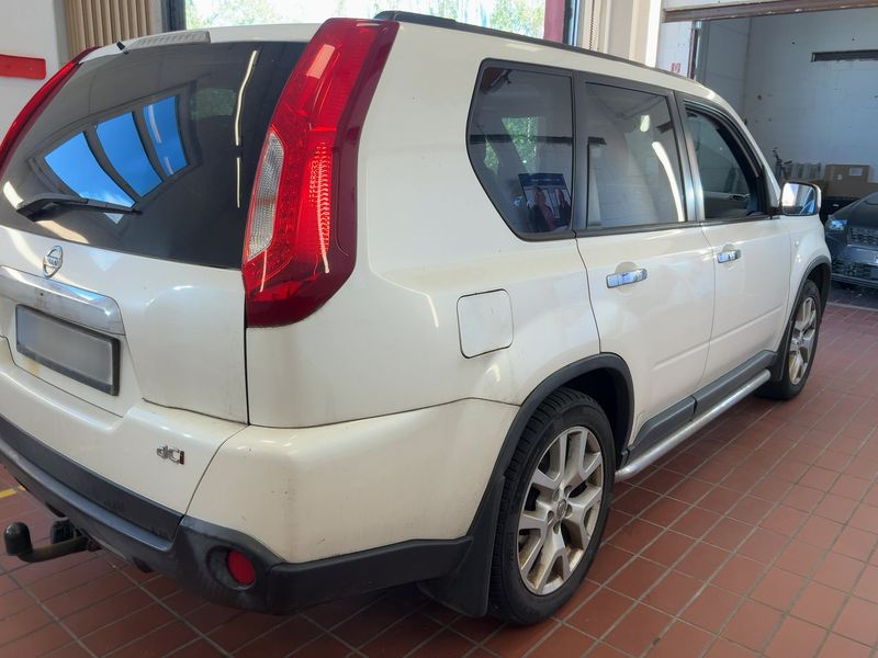 Nissan X-Trail 2.0 dCi LE 4x4 — zdjęcie 6