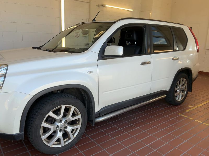 Nissan X-Trail 2.0 dCi LE 4x4 — zdjęcie 2