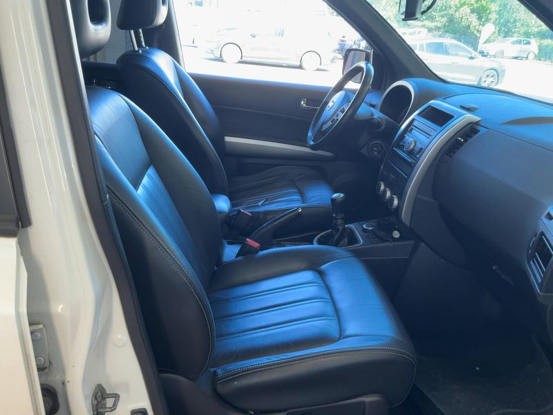 Nissan X-Trail 2.0 dCi LE 4x4 — zdjęcie 11