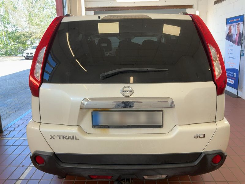 Nissan X-Trail 2.0 dCi LE 4x4 — zdjęcie 5
